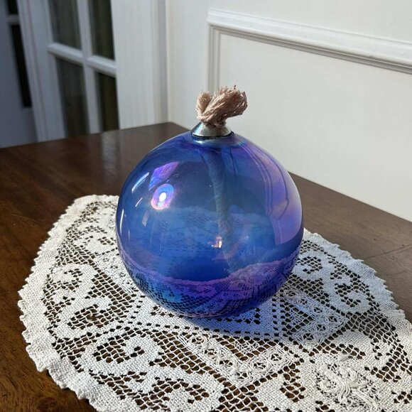 Iridescent purple glass oil lamp - Picture 4 of 10